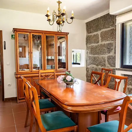 Leira Da Cruz Grande בית נופש קסטלו דה פייבה